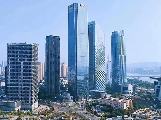 【13图】特价出租北江滨融侨ifc福州国际金融中心198平方精装带设备