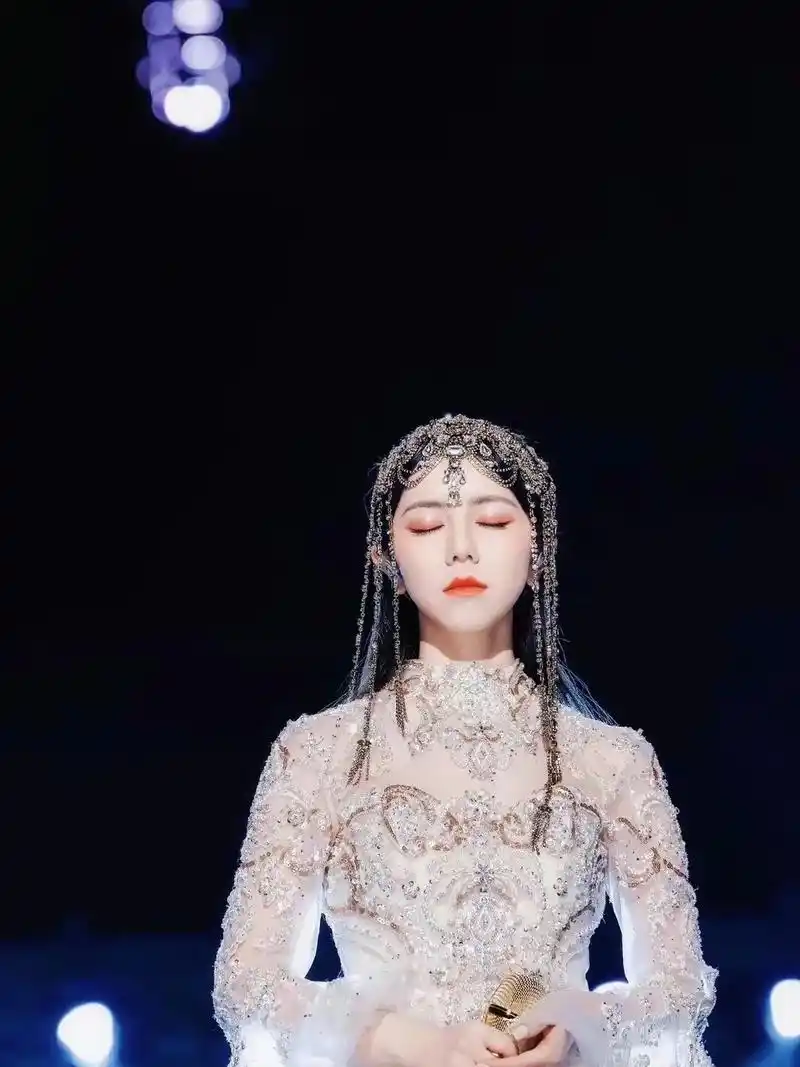 邓紫棋演唱会 #邓紫棋神女造型太惊艳 邓紫棋的魅力 - 抖音