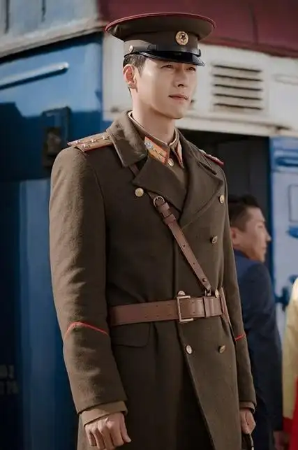 玄彬图片帅气图片_士官军装和军官一样吗_电视剧爱的迫降剧照