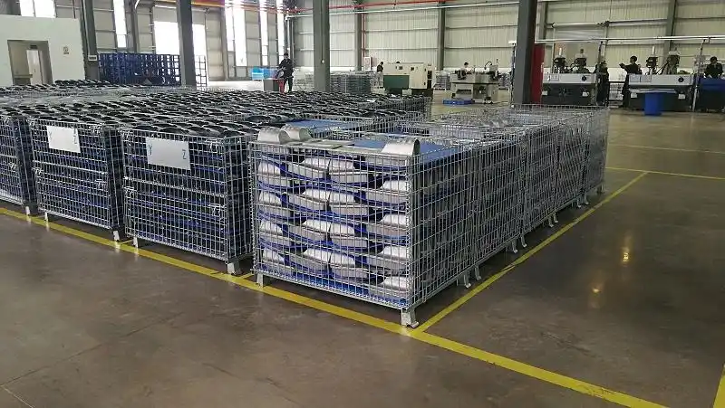 废旧物资堆放,也一样,堆放到指定地点,摆放整齐,2)仓储笼或货架上有积