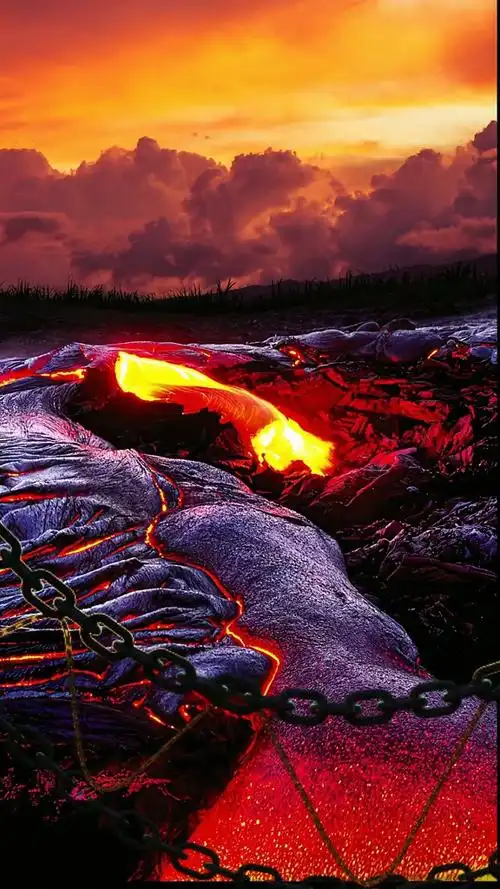 流动的岩浆,大自然的声音震撼!