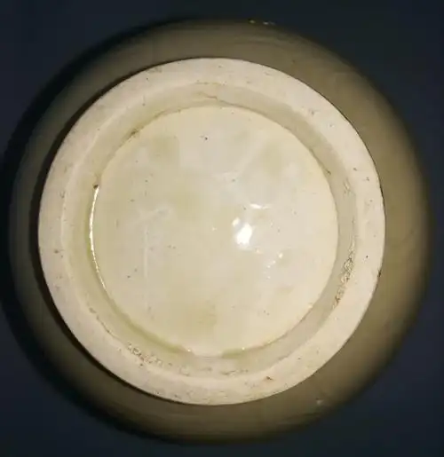 官字款宽圈足,是曲阳定窑五代晚期标本.