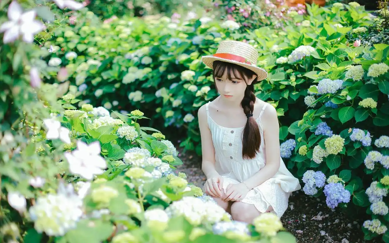 甜美日系美女户外养眼写真图片桌面壁纸