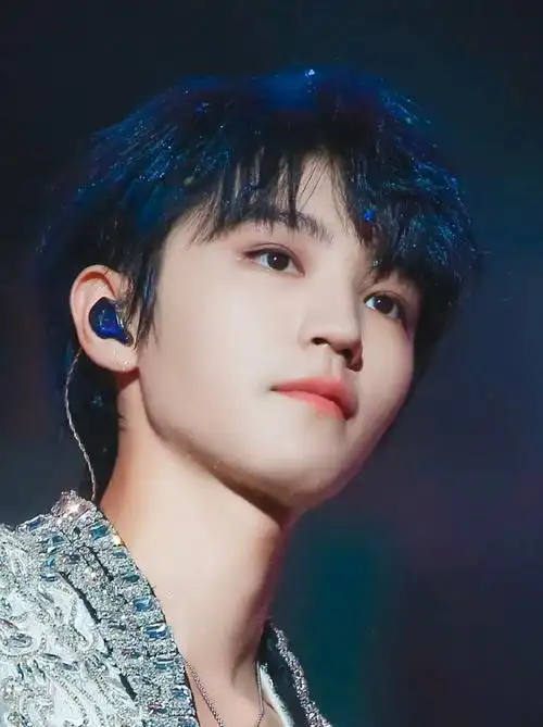 陪王俊凯奔赴每一个十年##王俊凯新歌回望