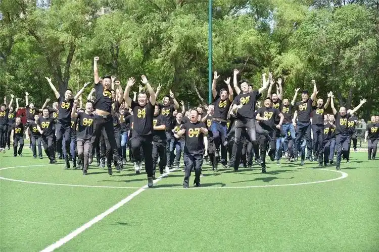 创意集体照团队展风采6月1日