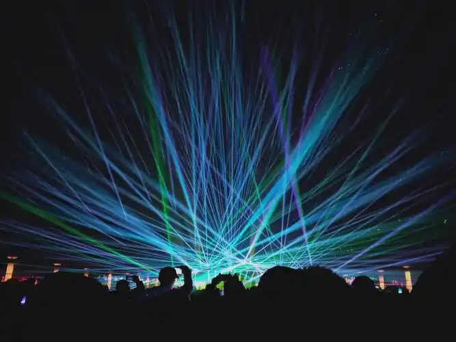 抚顺市政府人民广场首届电音灯光秀