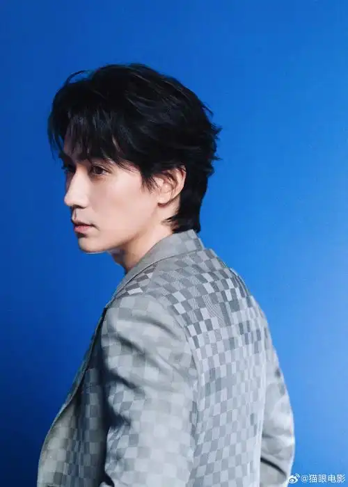 "    今天是演员@朱一龙36岁生日!