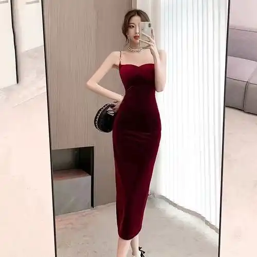 丝绒红色法式吊带连衣裙高级礼服敬酒订婚轻奢生日开叉小礼裙长裙