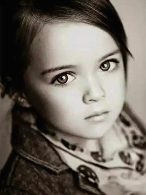 最清澈美丽的女孩眼睛