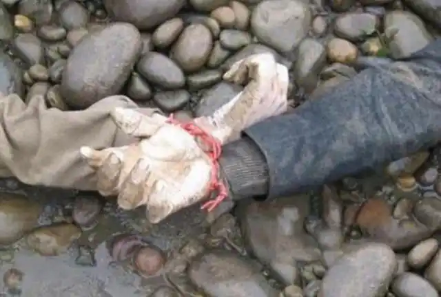 捞尸人现状:给死者尊严,自己却遭受歧视,前景堪忧后