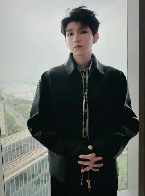 王源客厅狂欢巡演##王源城市捉迷藏