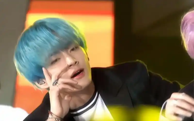 【金泰亨】后面完全就是狐狸的眼睛