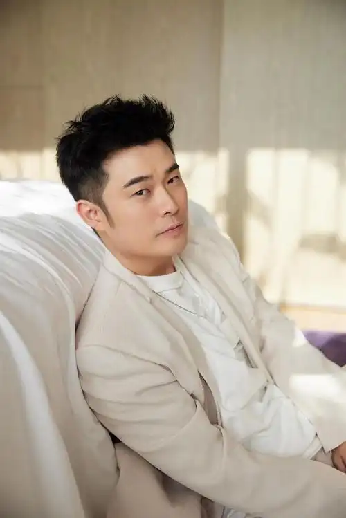 小作卡点送上赫老板@陈赫 白色温度生日写真一组