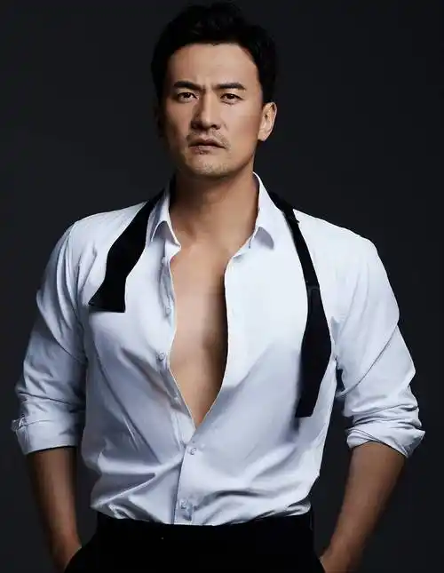 38岁何洁的"自轻自贱",才是内娱最大的笑话_赫子铭_刁磊_孩子