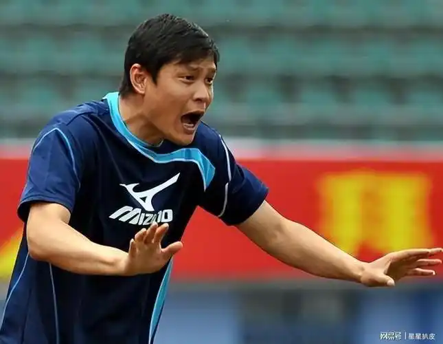 范志毅大女儿和小妈关系很好两人在一起合影时如同姐妹花一样