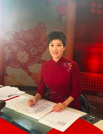 夫妻隐婚14年都是央视主持人如今儿女双全生活幸福