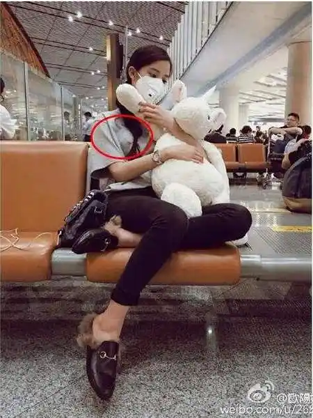 很多妹纸还是担心不穿胸罩会下垂?