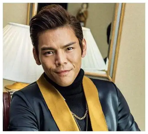 陈飞宇萧敬腾伍佰有同款至尊宝相,福建男明星原来都长这样