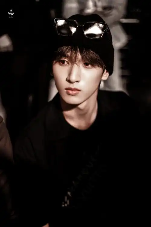 严浩翔 lv早秋24男装秀##严浩翔路易威登品牌大使##今日星拍放送