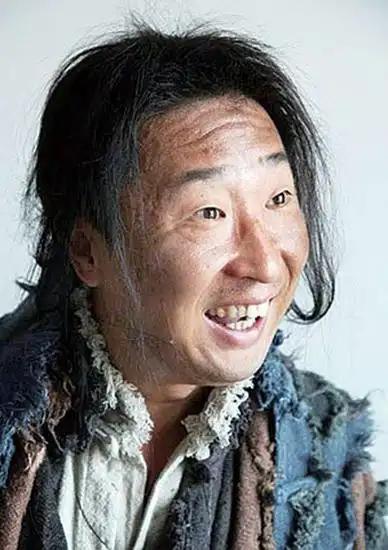 林永健扮演的"丐帮"帮主形象(《孟来财传奇》)