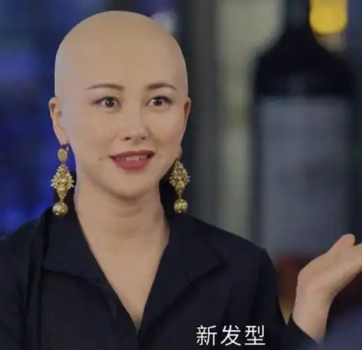 不愧是全球百美女神演致命女人又美又飒连光头都这么好看