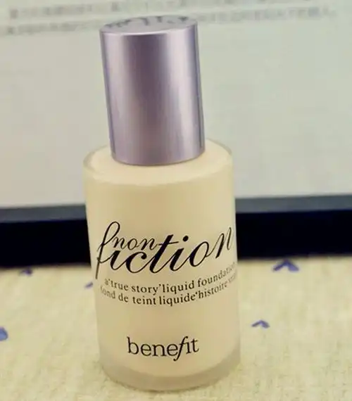 必须推荐 香港代购 正品 benefit贝玲妃 真实故事无暇透薄粉底液