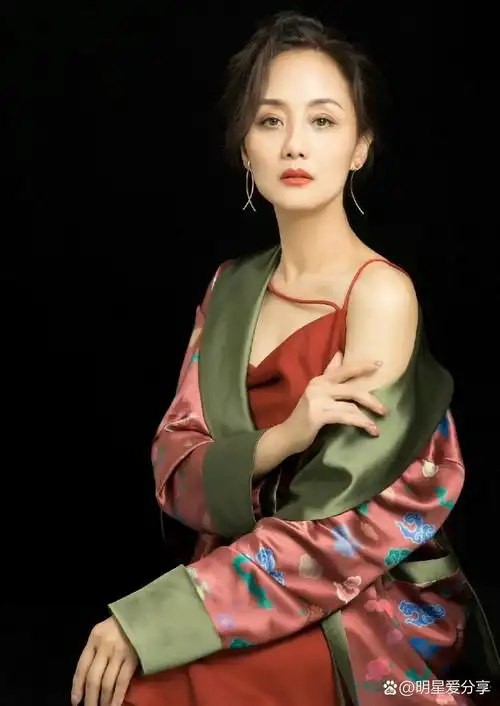 她是《一起来看流星雨》中慕容云海的妈妈,同时也是《楚乔传》中的