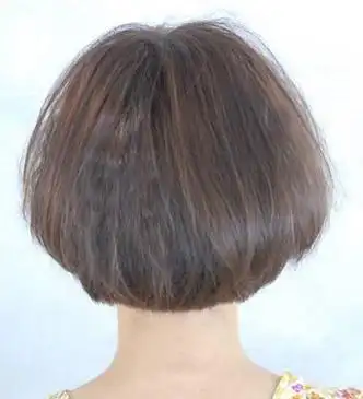 女生玉米烫短发发型图片 韩版女生玉米烫中短发发型图片