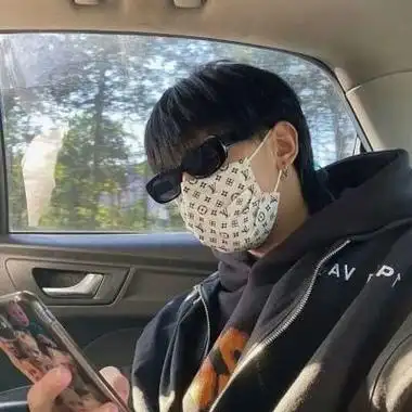 2021男生头像真人照片