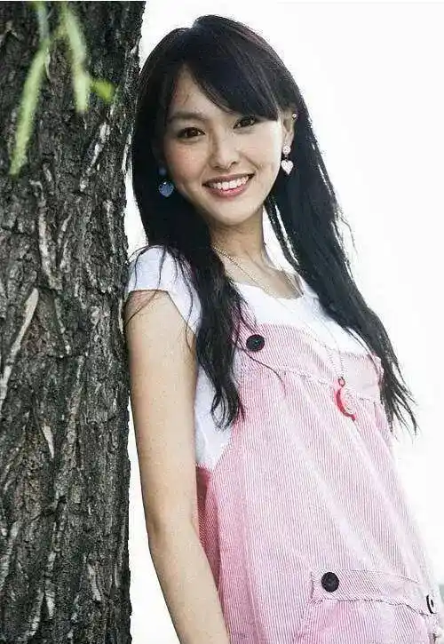 本以为现在的唐嫣就够美了,看到早期旧照,这才是"颜值巅峰"_罗晋_水美