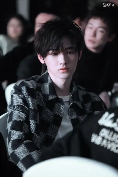 宋亚轩王牌对王牌##elle内场##今日星拍放送