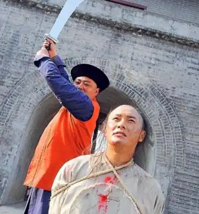 皇上写了一个福字赏给太监,恭亲王看到落笔:死到临头还这么嚣张