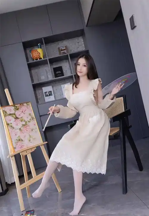 美女壁纸:白丝玉足大长腿少妇