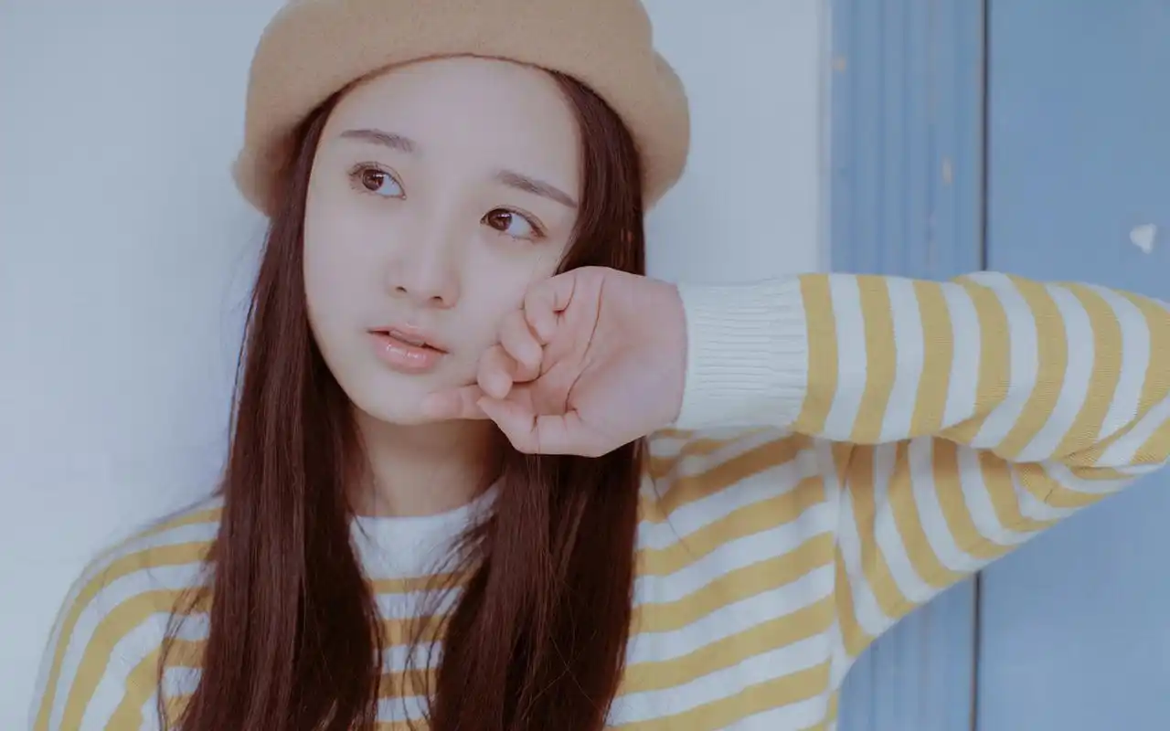 日系小清新美少女户外写真图片桌面壁纸