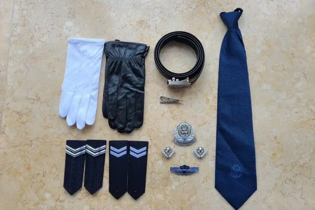 我们是2021届新警,请求入列!