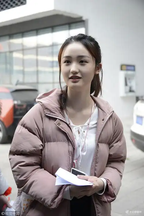 2018年艺考已经来临,各大考场帅哥美女齐亮相,看看摄影师镜头下的宠儿