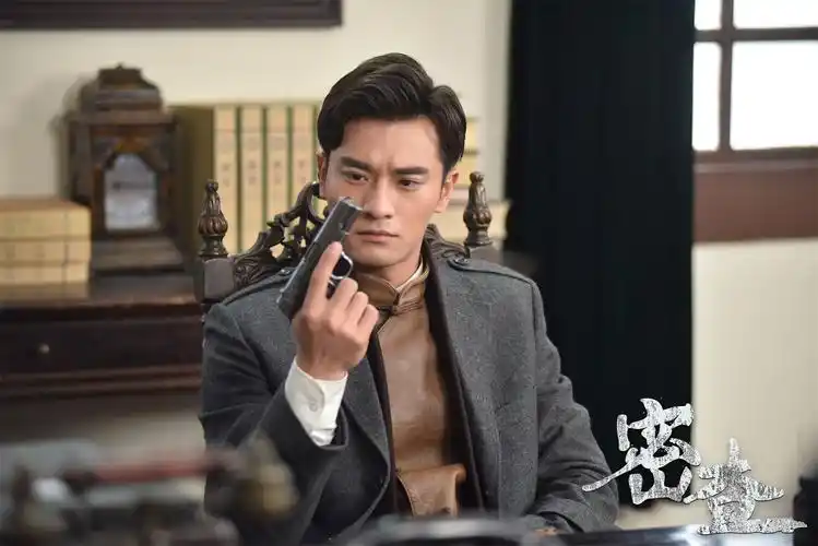 郑凯 饰 武仲明出道多年,郑凯觉得自己十分很幸运:想出演的角色类型大