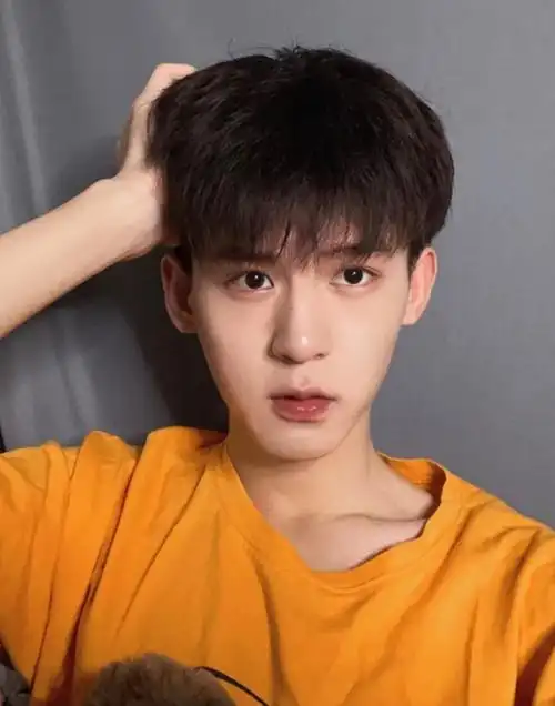 13款很适合大学生的发型,时尚还有型,帅到校花都心动