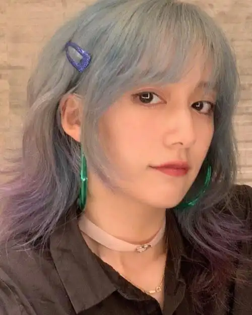 黑尾酱晒素颜照,不施粉黛也很美,网友:人间绝色