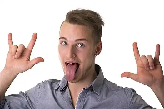 高兴,英俊,男青年,伸舌头