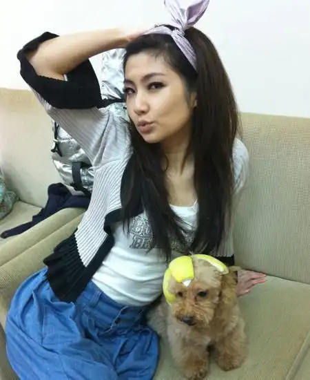 selina曾经甜美发型回顾