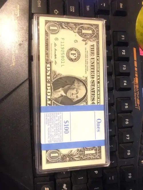 带豹子号888美元一刀,面额100美元.