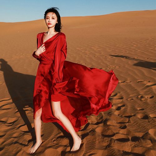 西子美丽心情迪拜摩洛哥旅拍沙漠红裙西藏青海湖海边度假长裙女神露背