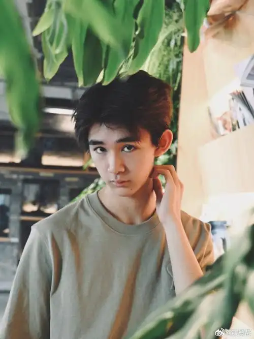 荣梓杉给王圣迪现场数姐姐##花儿与少年直播