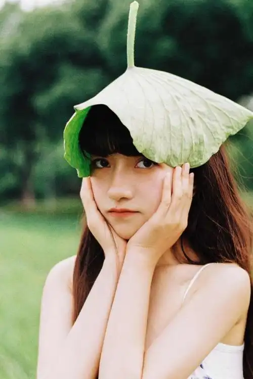 适合户外单人拍照的8个姿势,清新又有趣,俏皮又可爱