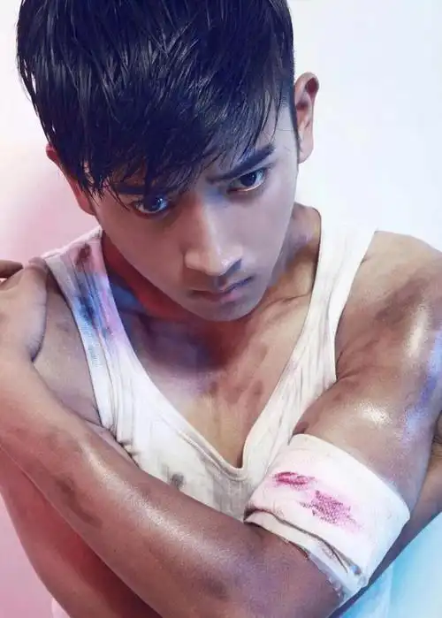 战胜明道,征服陈凯歌,新人演员陈若轩靠的演技还是颜值?