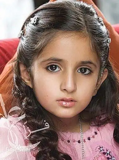 直击世界各国的公主,感觉阿联酋小公主都很有气场