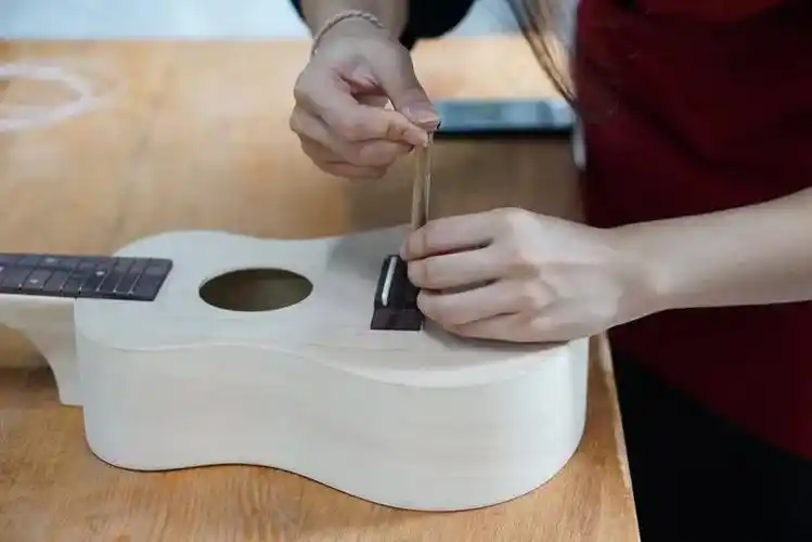 秋日里带孩子来菁木山舍diy一把小吉他木作音乐手绘一次全都体验了