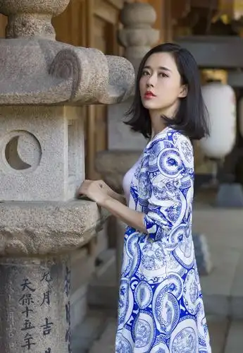 41岁颜丹晨近照曝光气质优雅仙气十足她结婚了吗