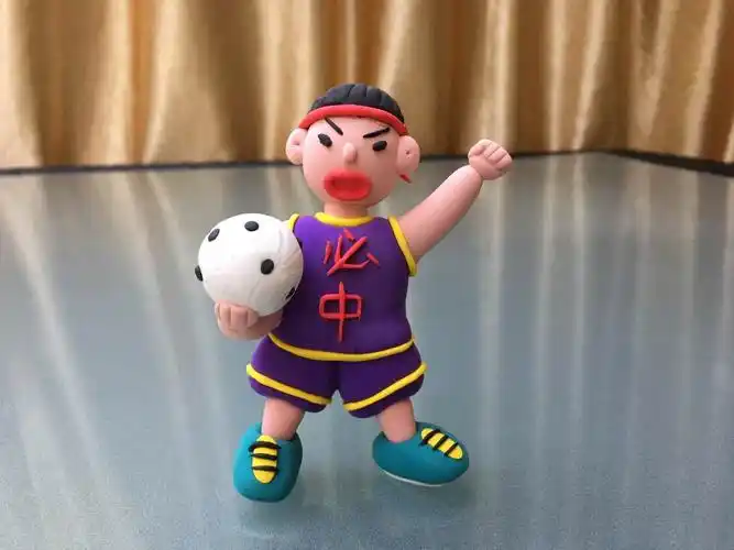 太空粘土上巧夺天空足球明星王丽